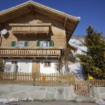 Chalet Jagaha Usl.1 בקתה